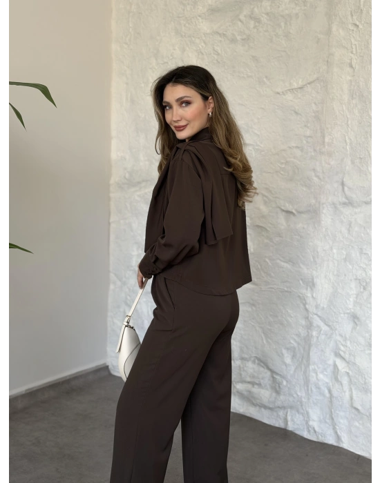 Şal detaylı ikili takım kahve