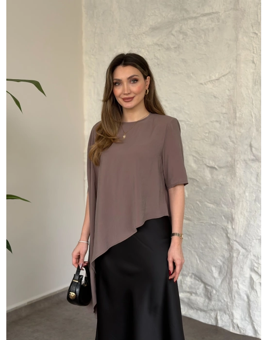 Asimetrik kesim vatkalı dökümlü bluz vizon