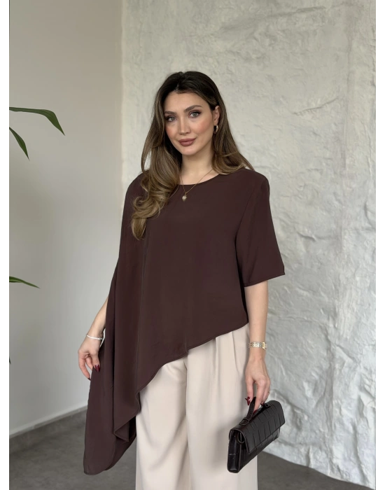 Asimetrik kesim vatkalı dökümlü bluz kahve