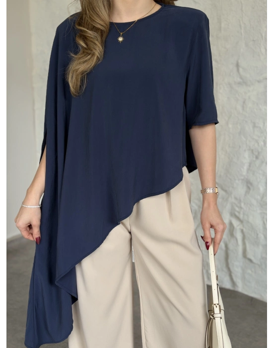 Asimetrik kesim vatkalı dökümlü bluz siyah