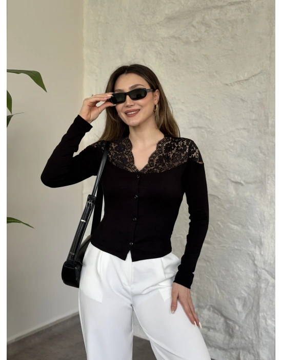 Üstü dantel garnili ribana düğmeli hırka siyah