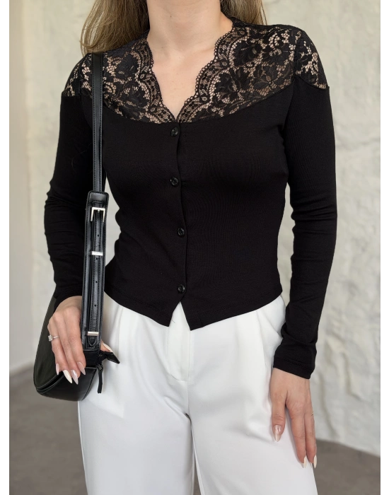 Üstü dantel garnili ribana düğmeli hırka siyah