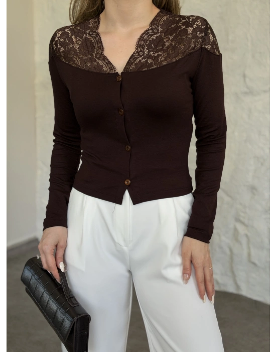 Üstü dantel garnili ribana düğmeli hırka kahve