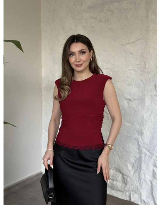 Vatkali beli büzgülü dantel detaylı bluz bordo