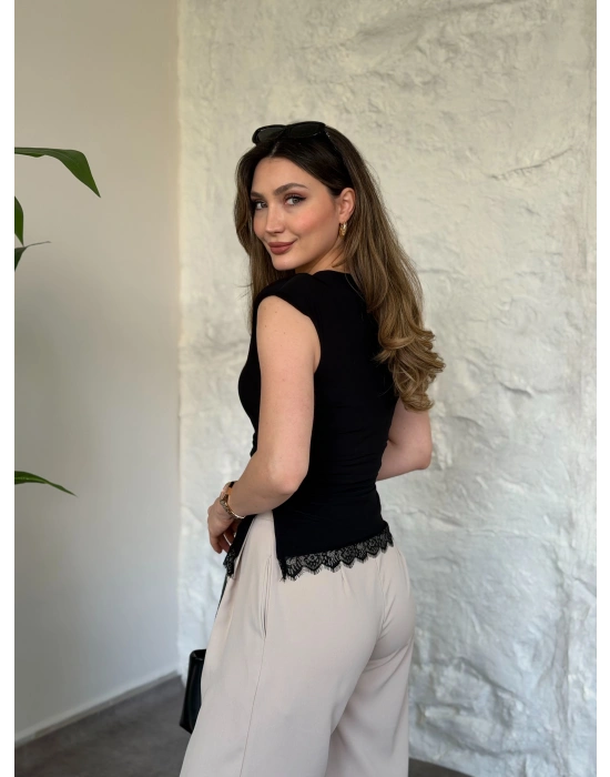 Vatkali beli büzgülü dantel detaylı bluz siyah