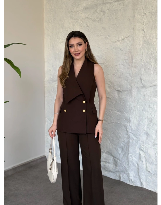 Kruvaze yaka gold düğmeli takım kahve