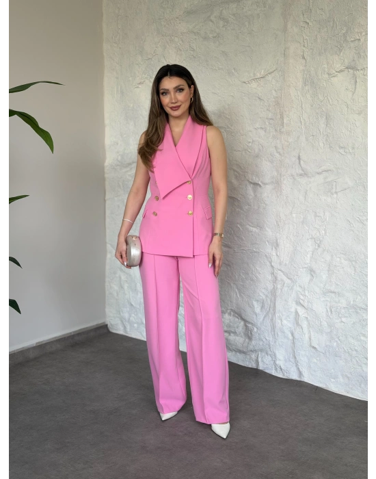 Kruvaze yaka gold düğmeli takım pembe