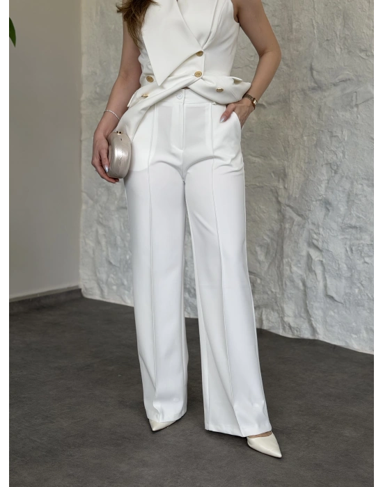 Kruvaze yaka gold düğmeli takım beyaz