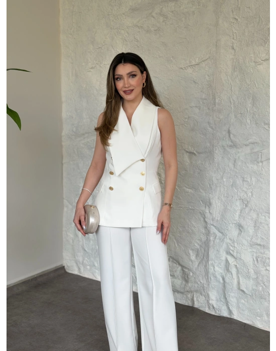 Kruvaze yaka gold düğmeli takım beyaz