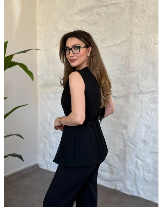 Omuz düğmeli önü üçgen kesim takım siyah