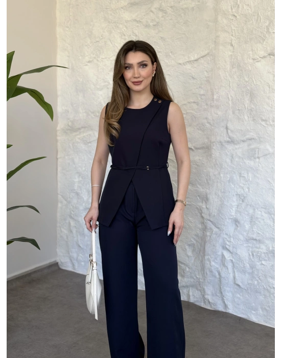 Omuz düğmeli önü üçgen kesim takım lacivert