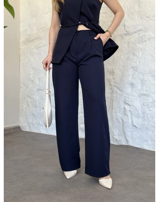 Omuz düğmeli önü üçgen kesim takım lacivert