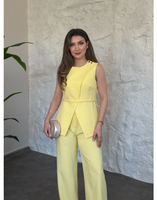 Omuz düğmeli önü üçgen kesim takım Sarı