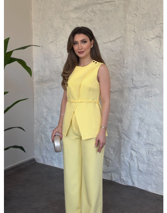 Omuz düğmeli önü üçgen kesim takım Sarı