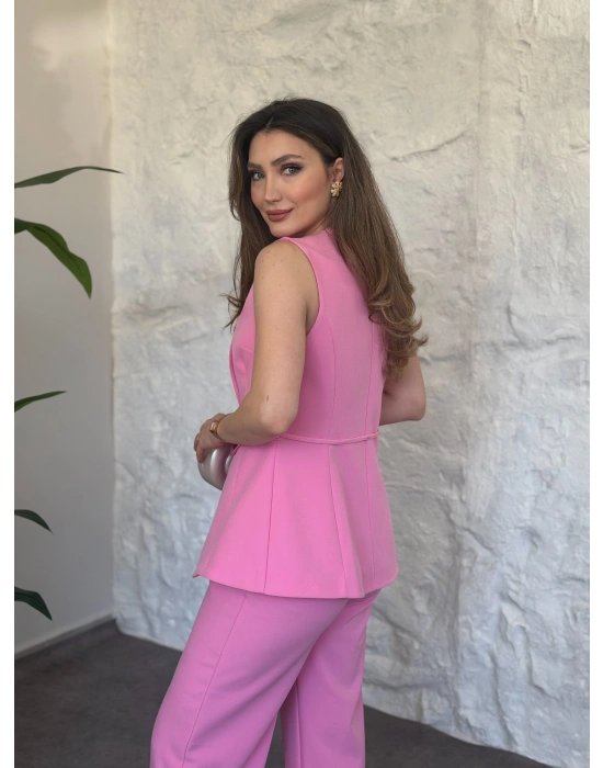 Omuz düğmeli önü üçgen kesim takım pembe