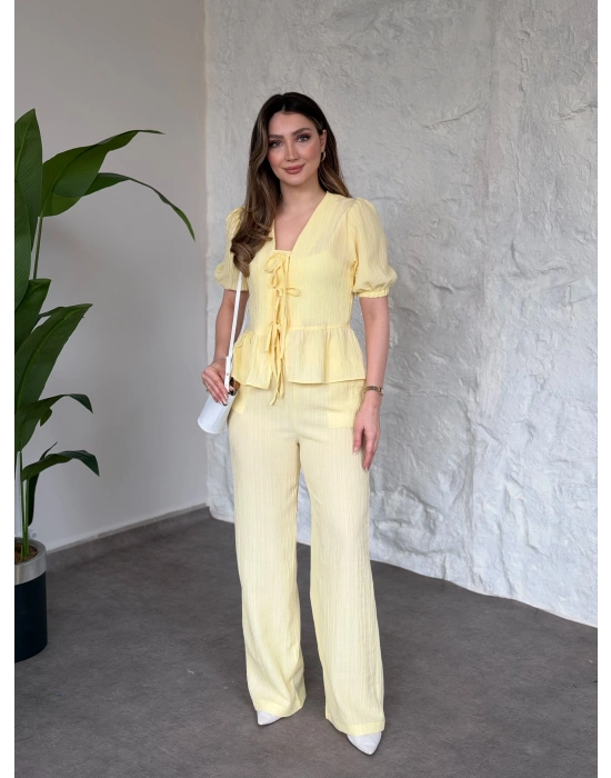Önden bağlama detaylı gofre kumaş takım sarı