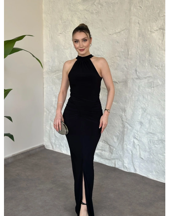 Halter yaka büzgü ve yırtmaç detaylı elbise siyah