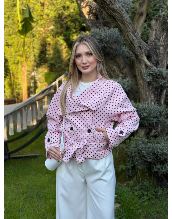 Puantiyeli yakalı astarlı kısa trenç pembe