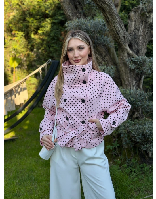 Puantiyeli yakalı astarlı kısa trenç pembe