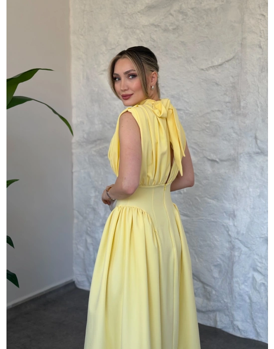 Balıkçı yaka sırtı dekolte bağlamalı drape detaylı elbise sarı