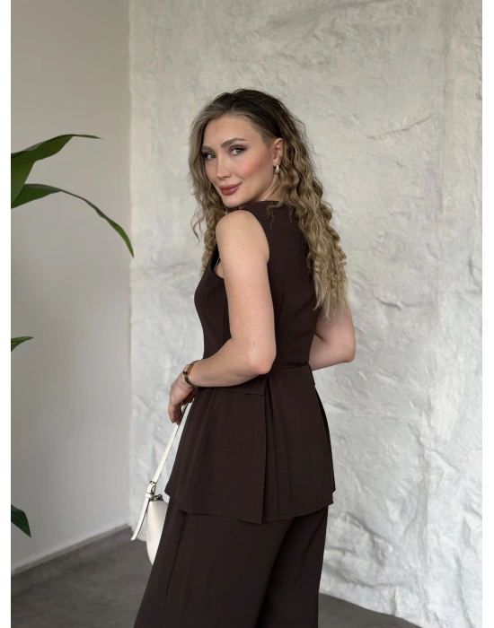 Düğmeli cep görünüm detaylı yelekli linda takım kahve