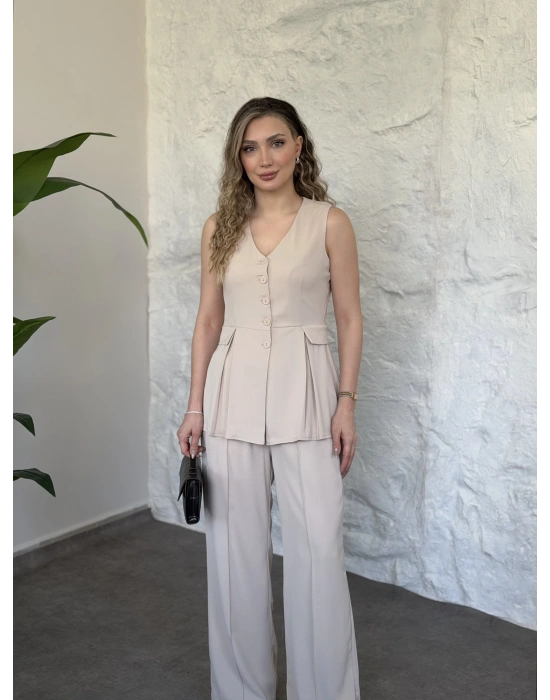 Düğmeli cep görünüm detaylı yelekli linda takım krem