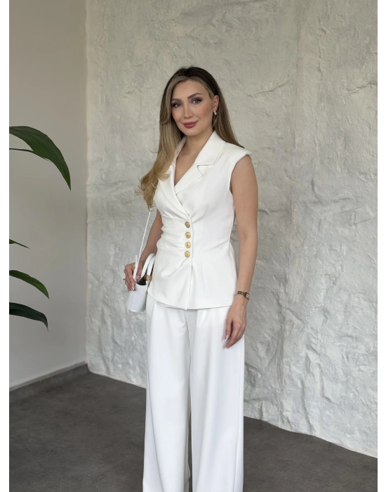 Beli drape detaylı gold düğmeli kuşaklı takım beyaz