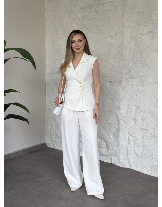 Beli drape detaylı gold düğmeli kuşaklı takım beyaz