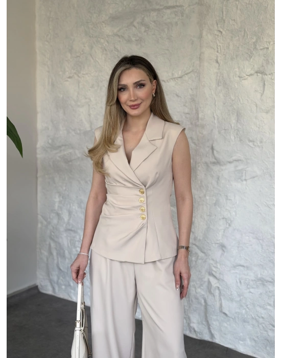 Beli drape detaylı gold düğmeli kuşaklı takım krem