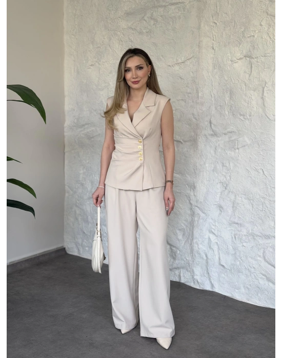 Beli drape detaylı gold düğmeli kuşaklı takım krem