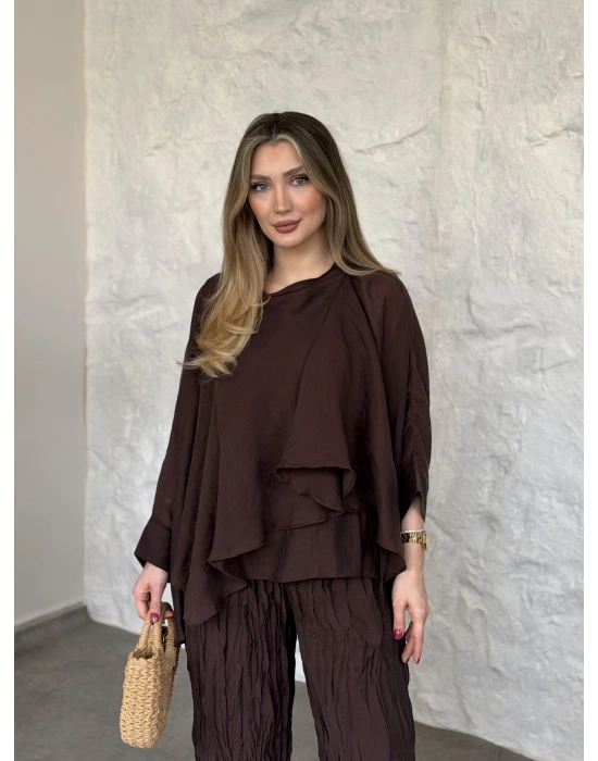 Kendinden kırışık görünümlü oversize takım kahve