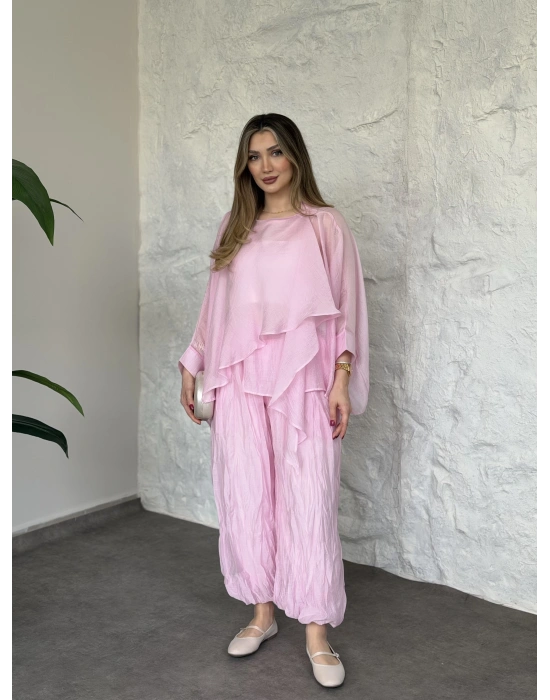 Kendinden kırışık görünümlü oversize takım pembe