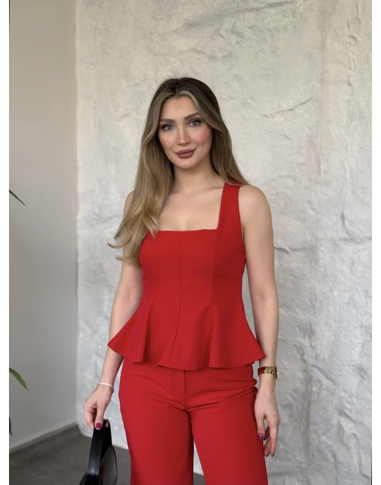 Kare yaka oturan volanlı takım kırmızı