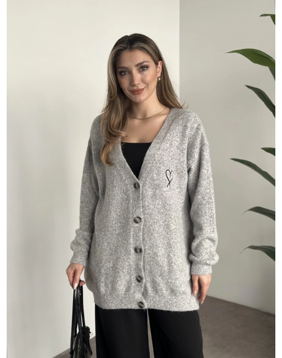 Ara boy kalp nakışlı yumuşak dokulu triko hırka gri
