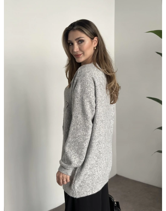 Ara boy kalp nakışlı yumuşak dokulu triko hırka gri