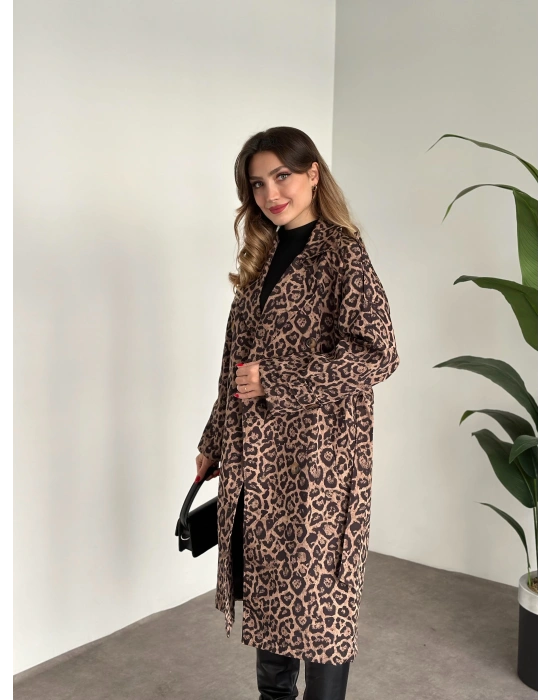 Belinden kuşaklı leopar trenç