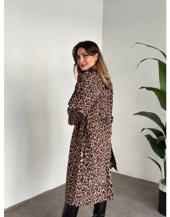 Belinden kuşaklı leopar trenç