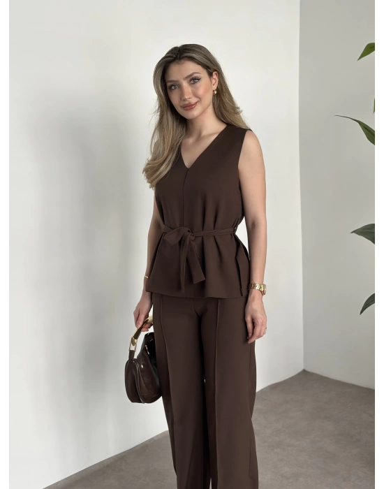 Belinden kuşaklı v yaka dabıl takım kahve