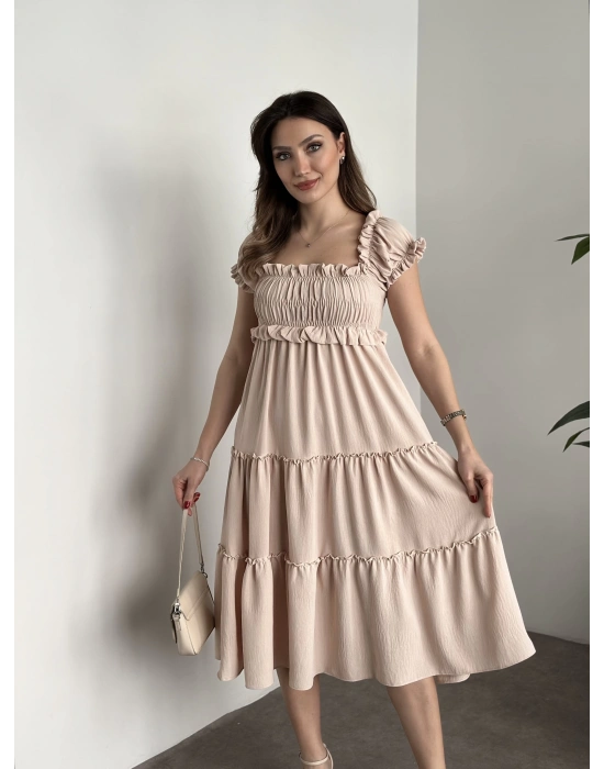 Bisiklet ve madonna yaka ayrobin elbise krem