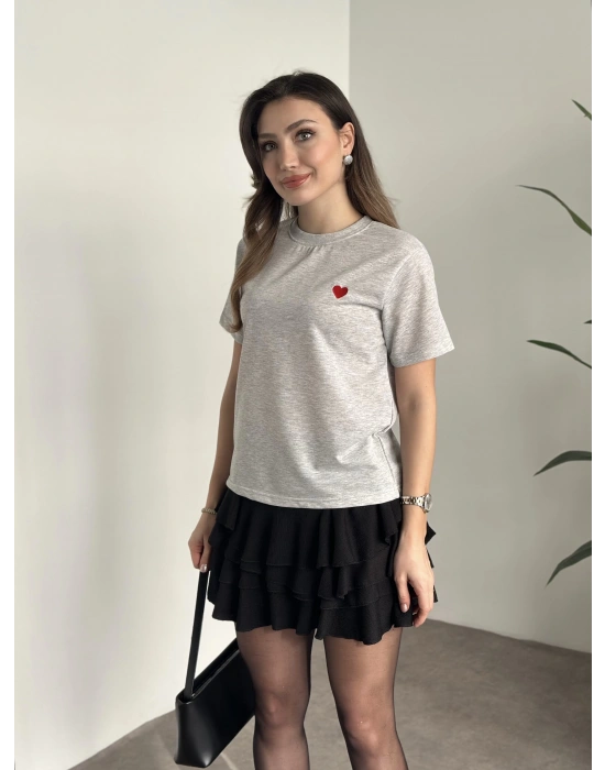 Bisiklet yaka bol kesim kalp nakışlı tişört gri