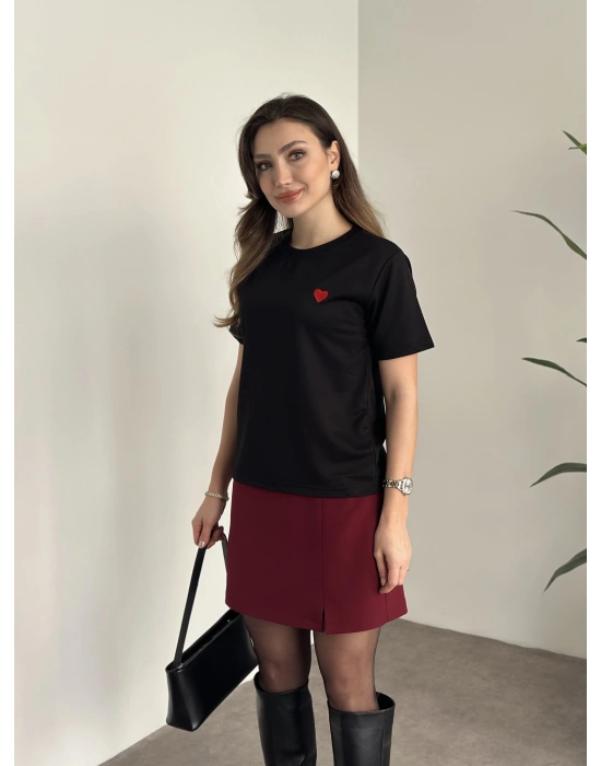 Bisiklet yaka bol kesim kalp nakışlı tişört siyah