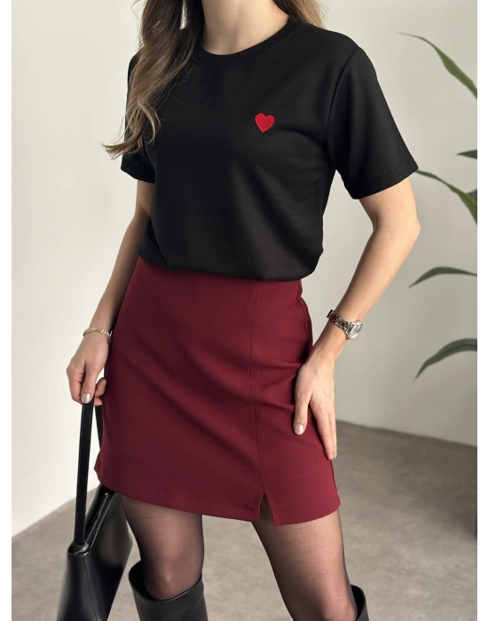 Bisiklet yaka bol kesim kalp nakışlı tişört siyah