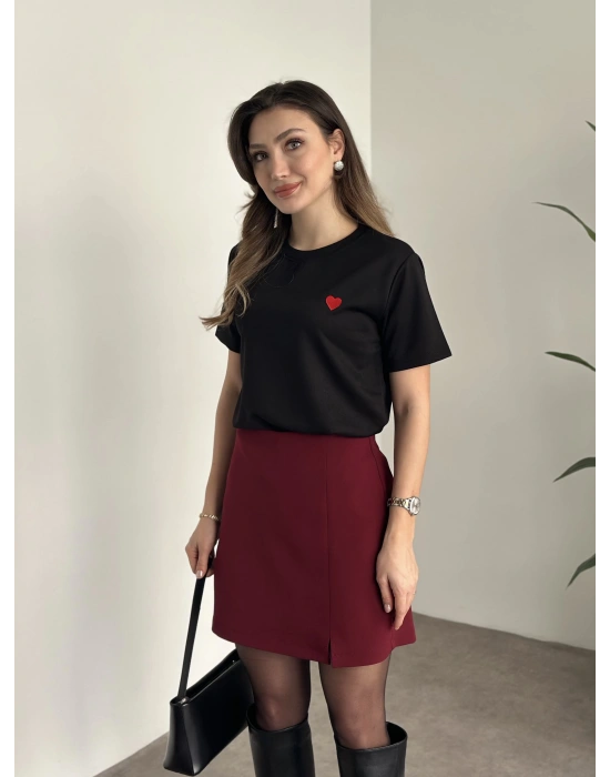 Bisiklet yaka bol kesim kalp nakışlı tişört siyah