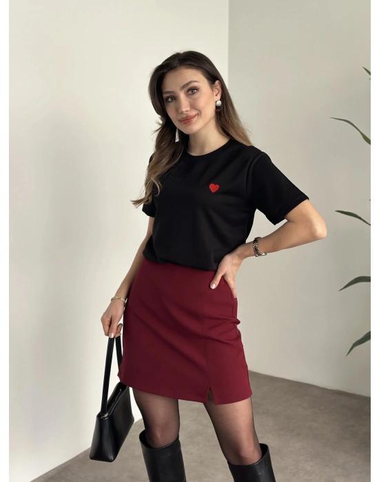 Bisiklet yaka bol kesim kalp nakışlı tişört siyah