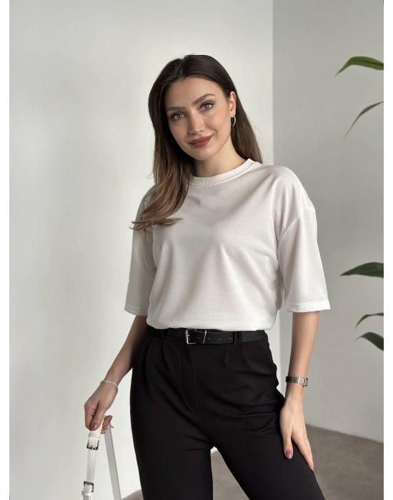 Bisiklet yaka marka etiketli oversize tişört beyaz