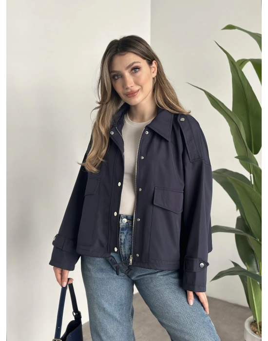 Bol kesim cep detaylı yağmurluk ceket lacivert