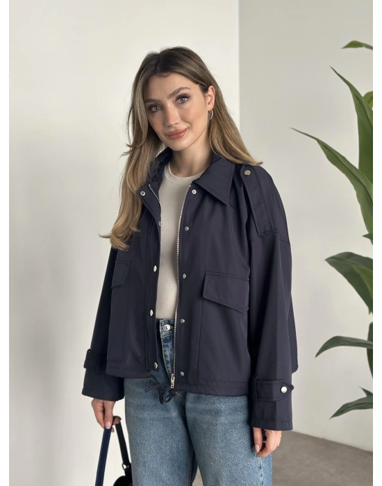 Bol kesim cep detaylı yağmurluk ceket lacivert