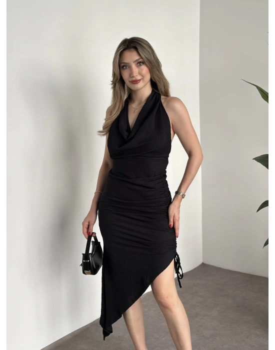 Boyundan bağlamalı asimetrik kesim gofre kumaş elbise siyah