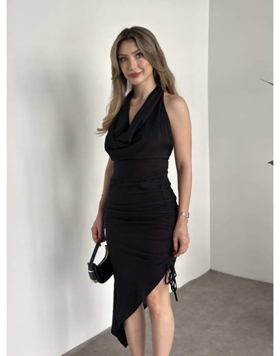 Boyundan bağlamalı asimetrik kesim gofre kumaş elbise siyah