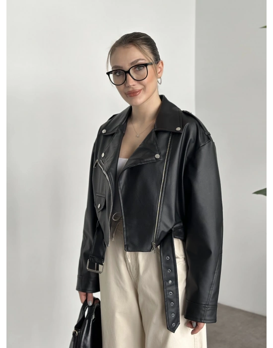 Çapraz fermuarlı kemer detaylı crop deri ceket siyah